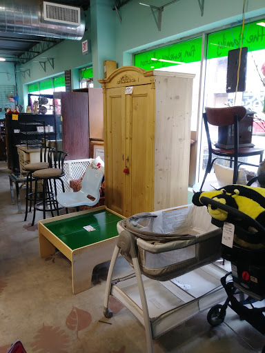 Thrift Store «Family Tree Resale», reviews and photos, 5066 N Lincoln Ave, Chicago, IL 60625, USA