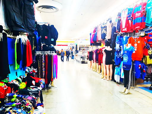 Shopping Mall «Elgin Shopping Mall», reviews and photos, 308 S McLean Blvd, Elgin, IL 60123, USA