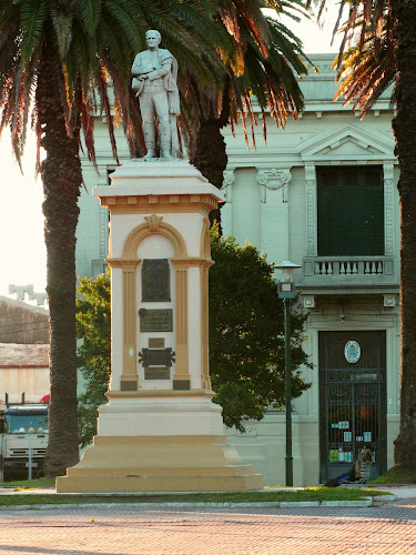 Opiniones de Monumento A Artigas en Carmelo - Museo