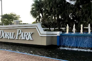 Doral Park image