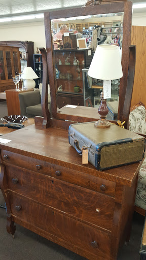 Thrift Store «White Dove Thrift Shoppe», reviews and photos, 1255 W Guadalupe Rd, Mesa, AZ 85210, USA