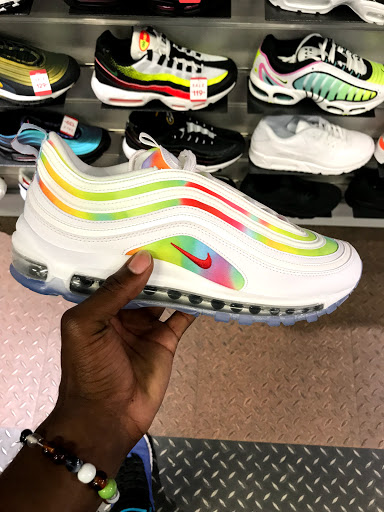 Shoe Store «VILLA, Join the Movement», reviews and photos, 605 N Market St, Wilmington, DE 19801, USA