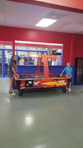 Bowling Alley «Athens Bowling Center», reviews and photos, 900 W Corsicana St, Athens, TX 75751, USA