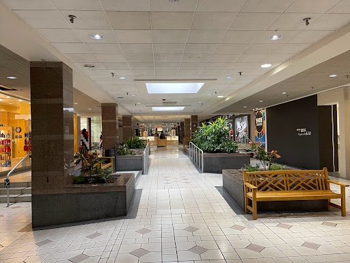 Shopping Mall «Colonial Park Mall», reviews and photos, 4600 Jonestown Rd, Harrisburg, PA 17109, USA
