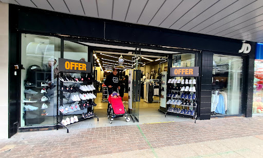 Stores to buy nike ski masks Luton