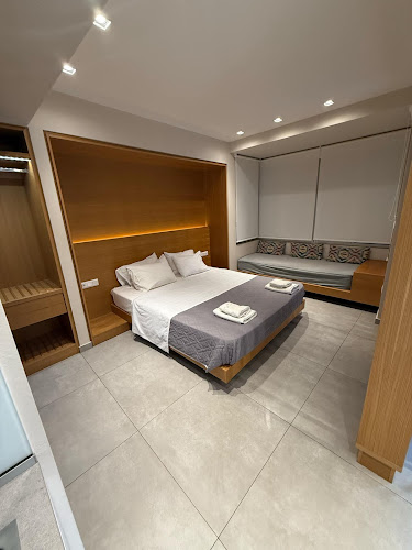 Αριθμός τηλεφώνου King's Blue, Urban Suites