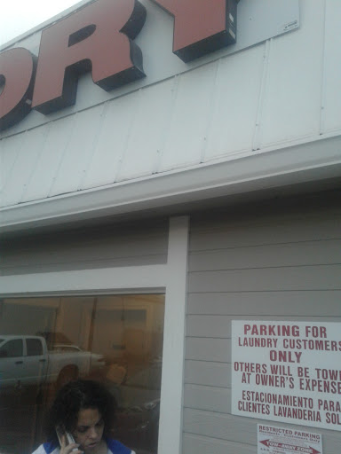 Laundry Service «Sparklean Laundry & Cleaners», reviews and photos, 3301 W Indian School Rd, Phoenix, AZ 85017, USA