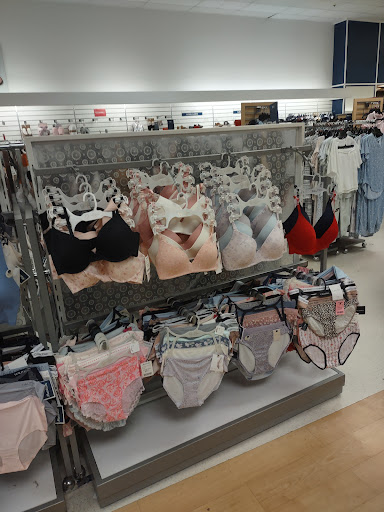 Department Store «Marshalls», reviews and photos, 425 Ernest W Barrett Pkwy NW, Kennesaw, GA 30144, USA