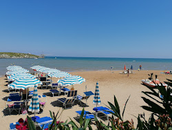 Photo de La Chianca Beach avec un rivage spacieux