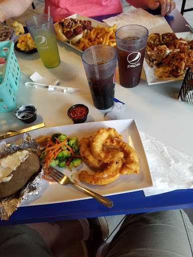 Food and Drink «The Double D Bar & Grill», reviews and photos, 240 N River Rd, Mt Clemens, MI 48043, USA