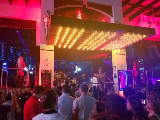 Trendy nightclubs in Cancun