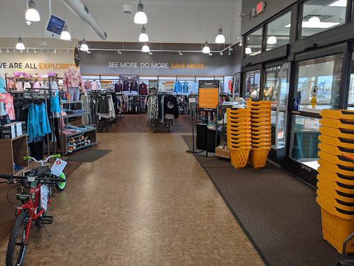Outdoor Sports Store «Sierra Trading Post», reviews and photos, 95 Danada Square East, Wheaton, IL 60189, USA