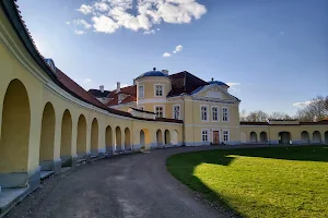 Kiltsi Manor image