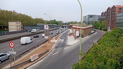 Station Total + Wash à Paris