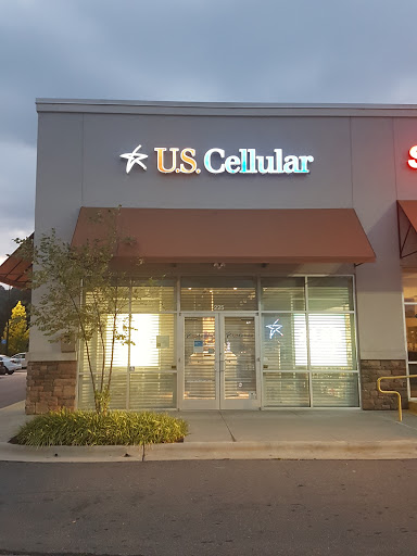 U.S. Cellular, 225 Town Center Loop, Waynesville, NC 28786, USA, 