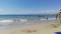 Photo de Platja dels Capellans zone des équipements