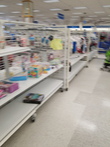 Clothing Store «Ross Dress for Less», reviews and photos, 1023 Edwards Ferry Rd NE, Leesburg, VA 20176, USA