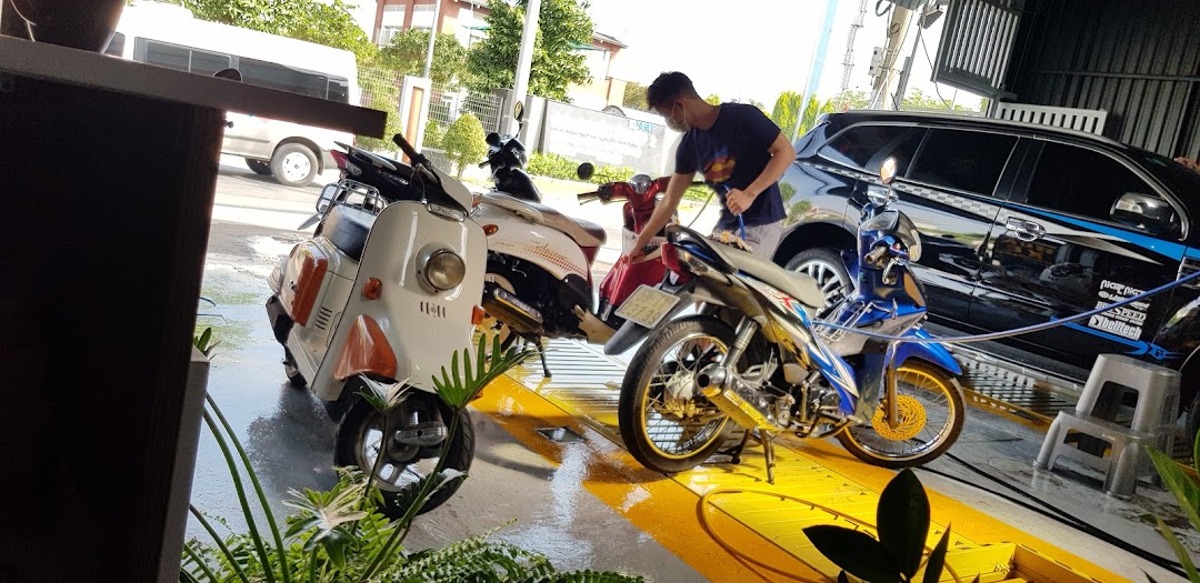 Rửa xe Black Nguyễn