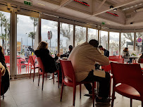 Atmosphère du Restaurant de hamburgers Steak n' Shake Cannes Croisette - n°5