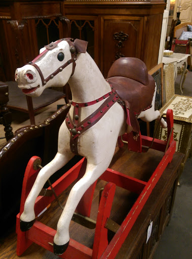 Antique Furniture Store «Lots of Furniture Antiques Warehouse», reviews and photos, 910 N Riverfront Blvd, Dallas, TX 75207, USA