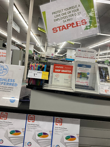 Office Supply Store «Staples», reviews and photos, 24-41 31st St, Astoria, NY 11102, USA