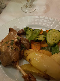 Confit de canard du Restaurant français Le Vieux Bistrot : Spécialité Fromage, Fondue , Raclette, Pierrades à Paris - n°13