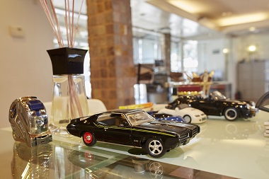 Used Car Dealer «Autobahn», reviews and photos, 1111 Westport Rd, Kansas City, MO 64111, USA