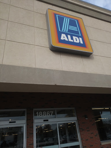 Supermarket «ALDI», reviews and photos, 18867 E 9 Mile Rd, Eastpointe, MI 48021, USA