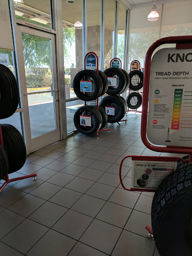 Tire Shop «Discount Tire Store - Gilbert, AZ», reviews and photos, 2623 S Market St, Gilbert, AZ 85295, USA