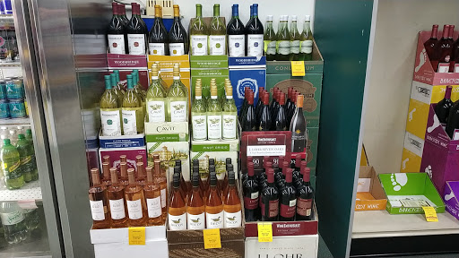Liquor Store «Plainsboro Wine & Liquor», reviews and photos, 10 Schalks Crossing Rd #7, Plainsboro Township, NJ 08536, USA
