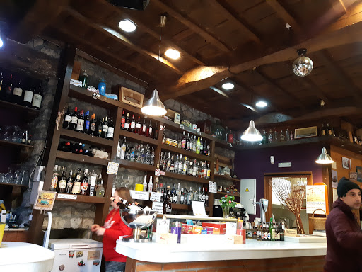 Información y opiniones sobre Vinoteka Más Que Vinos de Colunga