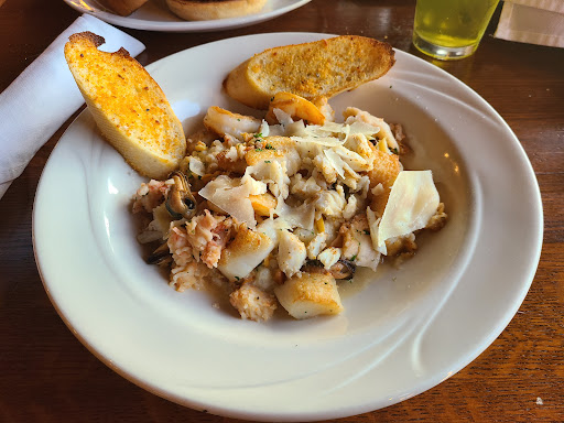 Seafood Restaurant «Eagles Nest Restaurant & Event Venue», reviews and photos, 2519 Mt Rose Ave, York, PA 17402, USA