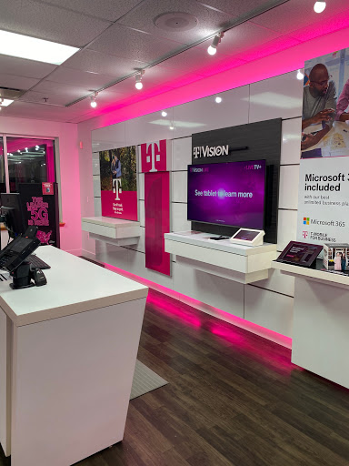 Cell Phone Store «T-Mobile», reviews and photos, 16600 W 159th St #103, Lockport, IL 60441, USA