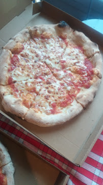 Pizza du Pizzeria Bella Napoli Food Truck Italien , Lagny-sur-Marne (Pizza cuite au feu du bois )) - n°9