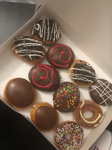Donut Shop «Krispy Kreme», reviews and photos, 2401 Battleground Ave, Greensboro, NC 27408, USA