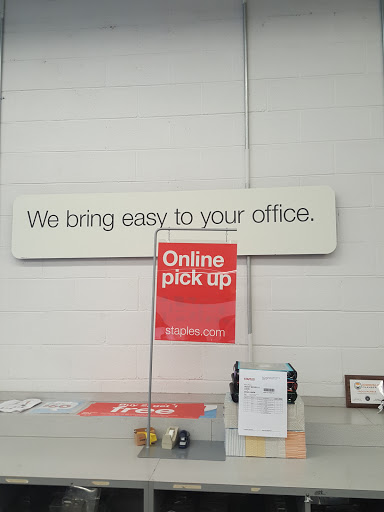 Office Supply Store «Staples», reviews and photos, 8913 Town and Country Cir, Knoxville, TN 37922, USA
