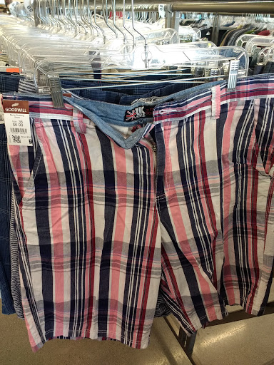 Thrift Store «Higley & Queen Creek Goodwill Retail Store & Donation Center», reviews and photos, 4570 S Higley Rd, Gilbert, AZ 85297, USA