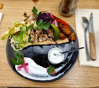 Plats et boissons du Restaurant libanais Qasti Shawarma & Grill à Paris - n°5