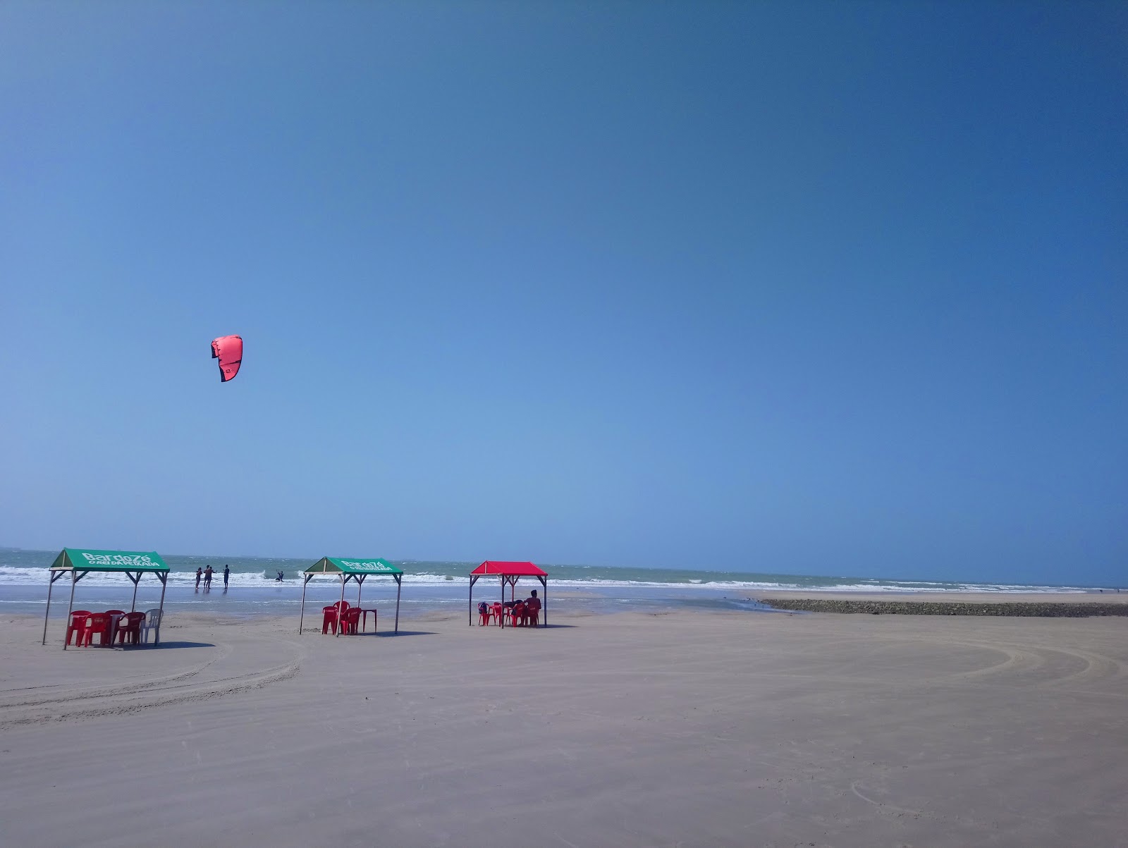 Photo de Praia Do Meio et le règlement