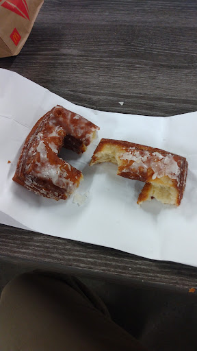 Donut Shop «Legendary Doughnuts», reviews and photos, 1410 Lake Tapps Pkwy E, Auburn, WA 98092, USA