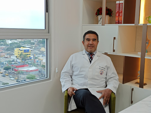 DR. CARLOS RÍOS ACOSTA - Reumatólogo Guayaquil