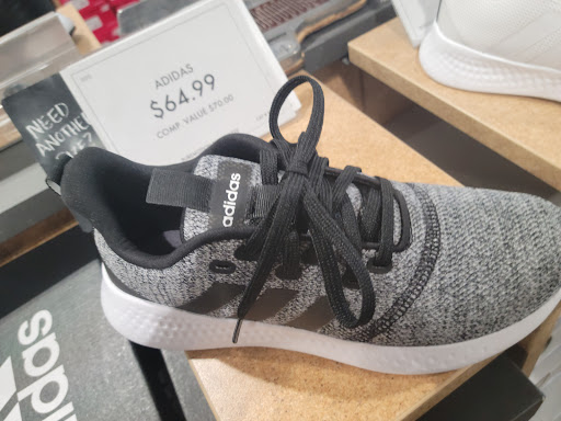 Shoe Store «DSW Designer Shoe Warehouse», reviews and photos, 12997 Fair Lakes Shopping Center, Fairfax, VA 22033, USA