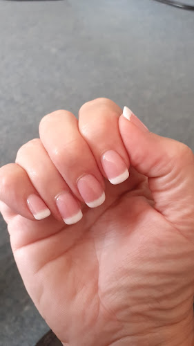 Reviews of Deluxe Nails & Beauty in Richmond - Beauty salon