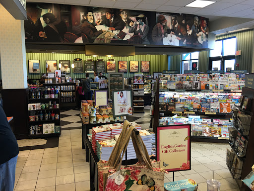 Book Store «Barnes & Noble», reviews and photos, 91 Old Country Rd, Carle Place, NY 11514, USA