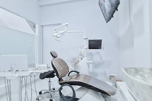 Like Dental Care image