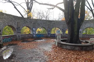 Kriegsdenkmal im Gemeinde Park image