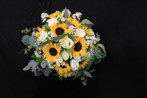 Florist «Flowers by Emily LLC», reviews and photos, 15620 W High St, Middlefield, OH 44062, USA