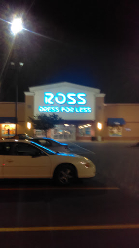 Clothing Store «Ross Dress for Less», reviews and photos, 3300 S Glenstone Ave, Springfield, MO 65804, USA
