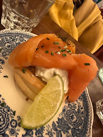 Saumon fumé du Restaurant français Aupa Caminito - Burger croissant 🥐🍔 à Paris - n°5