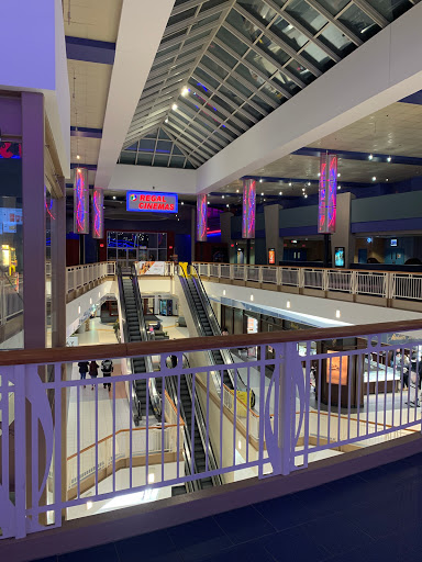 Movie Theater «Regal Brass Mill Stadium 12», reviews and photos, 495 Union St, Waterbury, CT 06706, USA